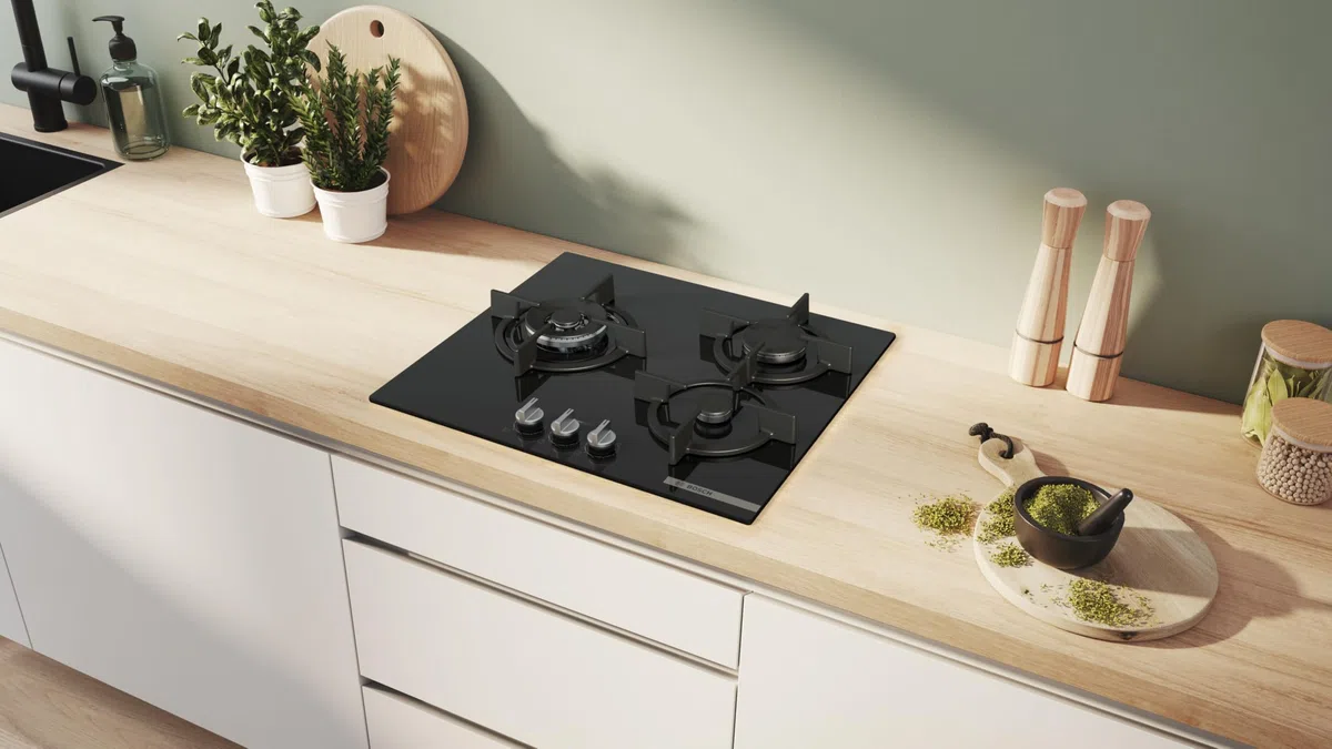 Bosch, Placa de Gas, Serie 6, 3 Zonas, Seguridad GasStop, negro, PPC6A6I10 | Cocina segura y con resultados deliciosos con el control preciso de la llama en 9 niveles.